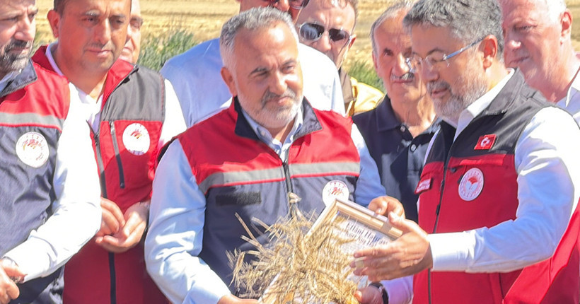 Bakan Yumaklı’dan Anız Yangınları İçin Kritik Uyarı: 'Orman Alanlarına Sirayet Ediyor' - Resim : 1