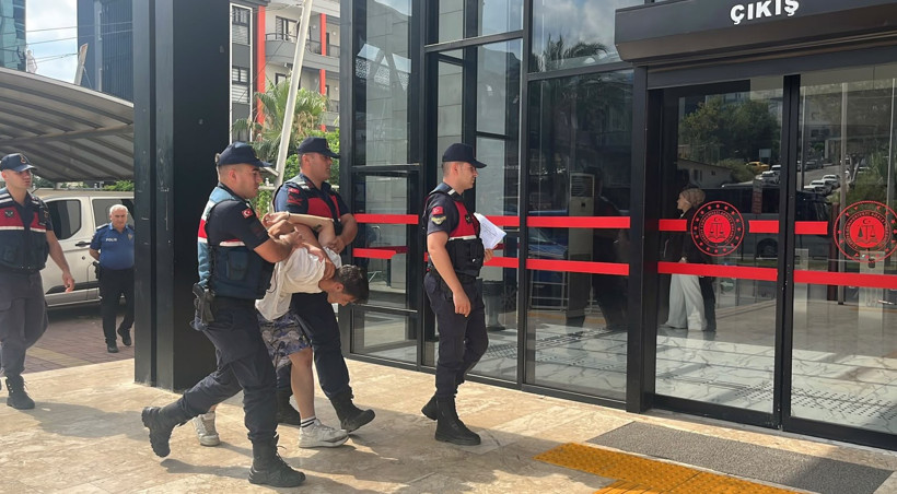 Antalya'da Suç Makinesi Dehşeti: Market Soygunu, İçinde Çocuk Olan Arabayı Kaçırma, Gasp... - Resim : 3