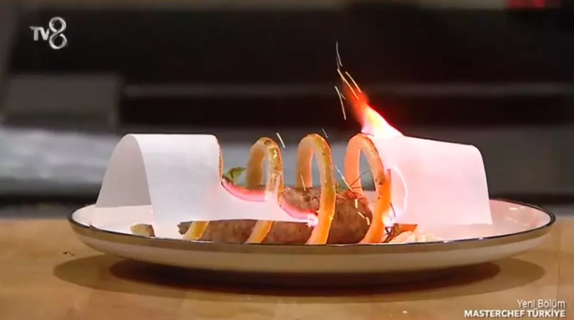MasterChef Jürilerinin Ağzı Açık Kaldı! Şimdiden Finalin En Güçlü Adayı... Neredeyse Kaşık Atıyorlardı - Resim : 3