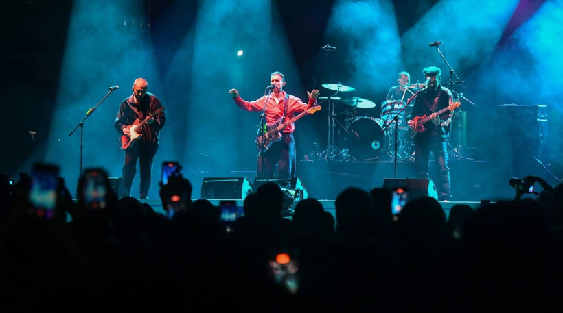 Hayranları Şokta! Rock Grubu Adamlar Dağıldı mı? Açıklama Geldi, Gitaristin O Hamlesi Soru İşaretleri Yarattı - Resim : 1