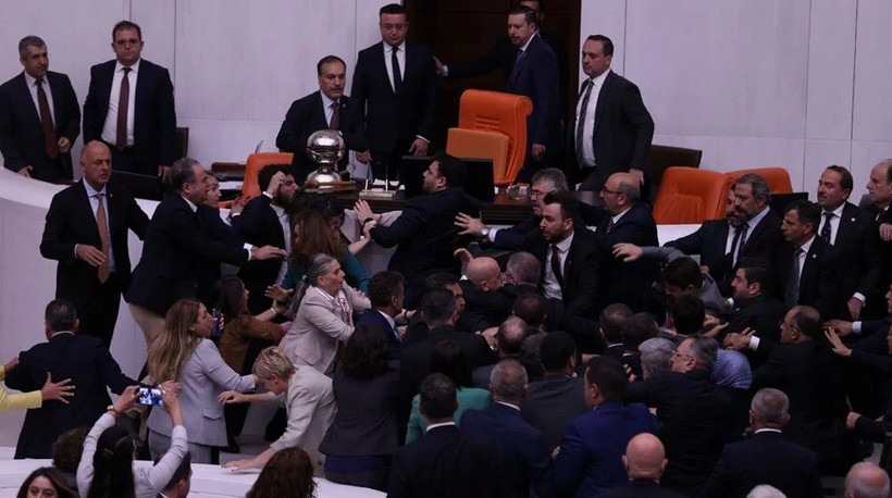 AYM Kararı Meclis'te Okundu! Peki Can Atalay Yeniden Vekil Olabilecek mi? - Resim : 1