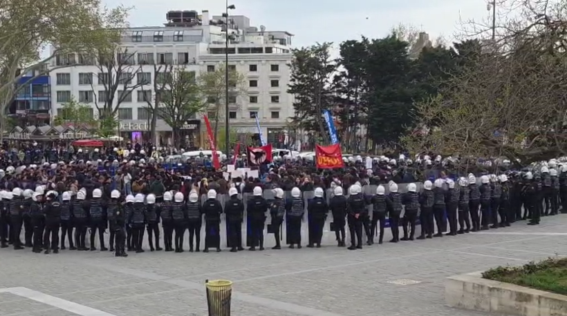'Saraçhane' Protestoları Birinci Ayında! Gençlerin Yürüyüşüne Polis Ablukası - Resim : 1