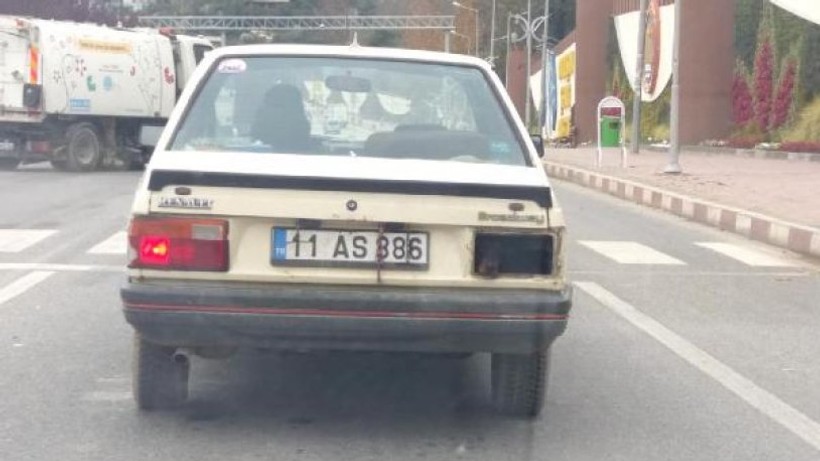 Trafikte görenlerin tepkisini çeken görüntü