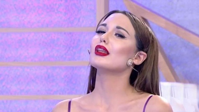 Bahar Candan'ın üstsüz pozu olay oldu