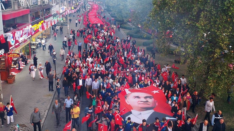 Bayraklı'da 29 Ekim Cumhuriyet Bayramı coşkusu