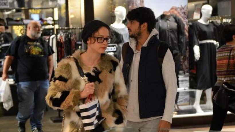 Taner Ölmez'in sevgilisi Ece Çeşmioğlu ödül aldı