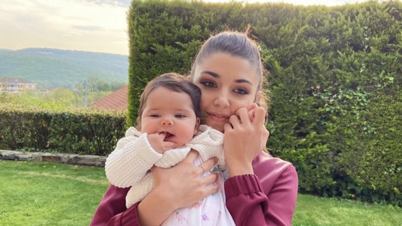Hande Erçel, yeğeni Aylin Mavi ile pozlarını paylaştı, beğeni yağdı
