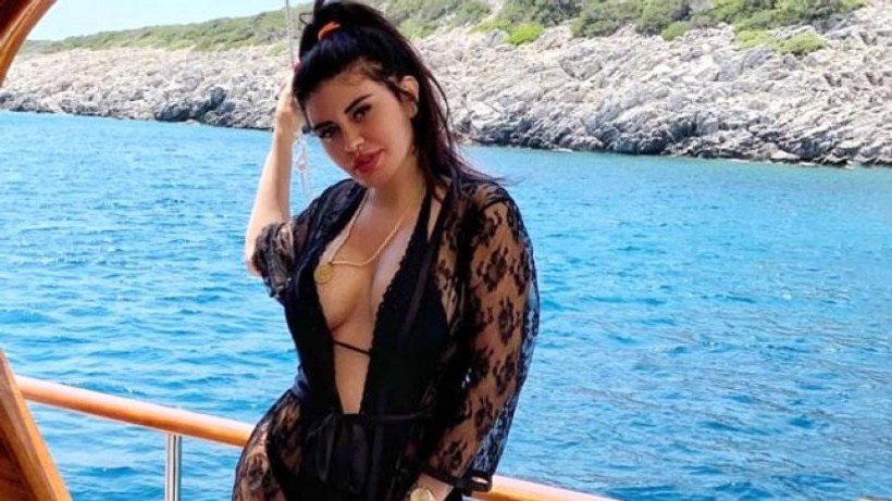 Ebru Polat bikinili pozunu paylaştı: Fit vücudun sırrını açıklıyorum