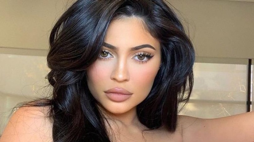 Milyarder Kylie Jenner, makyözünün beyin ameliyatı için bağış topladı