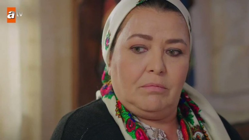 Hercai'nin Hanife'si Aydan Burhan'ın yıllar önce verdiği pozlar şoke etti