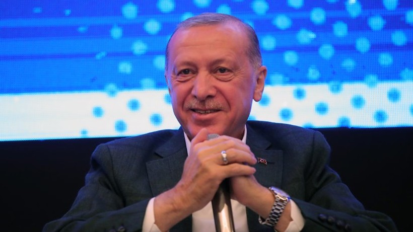 Erdoğan, ABD Savunma Bakanlığı'yla MİT'i karşılaştırdı: İletişim Başkanlığı hatayı fark edince tweeti sildi!