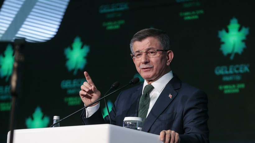 Davutoğlu'nda 'cumhurbaşkanlığı adayı' açıklaması: 'Düşman çatlatırcasına şu ana kadar söylemedik'