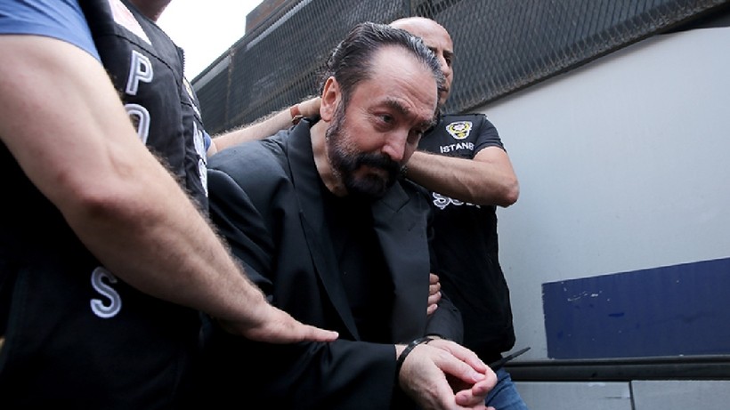 Adnan Oktar'ın en gözde itirafçı 'kedicik'i isim davasını kazandı