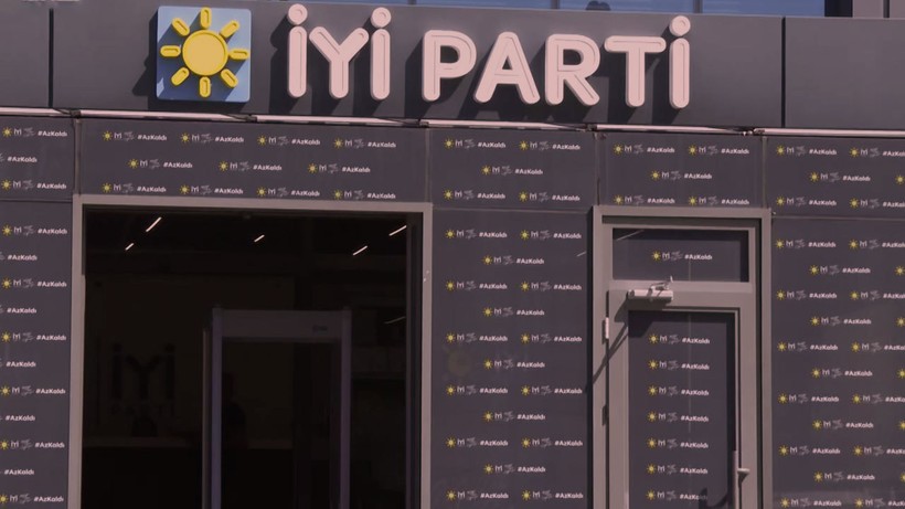 İYİ Parti'de toplu istifa