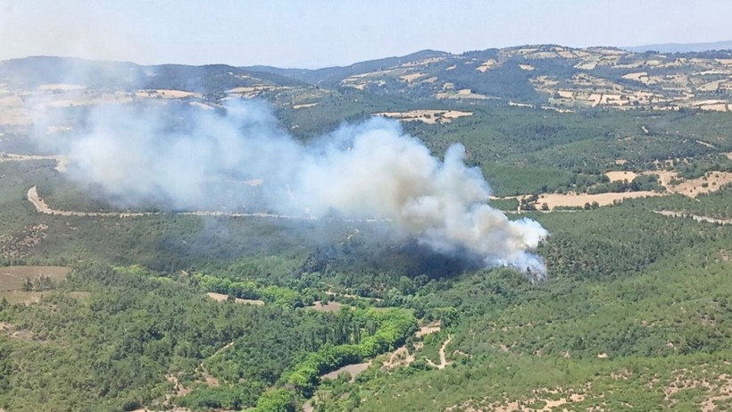 3 İlde Yangın Alarmı! Havadan ve Karadan Müdahale Ediliyor