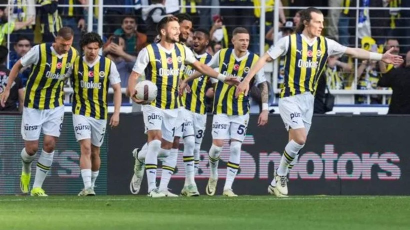 Fenerbahçe'nin Avrupa Kadrosu Açıklandı: 4 İsim Listede Yok