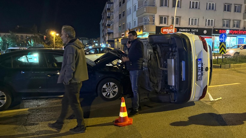 Erzurum'da 2 Araç Kaza Yaptı: 6 Yaralı