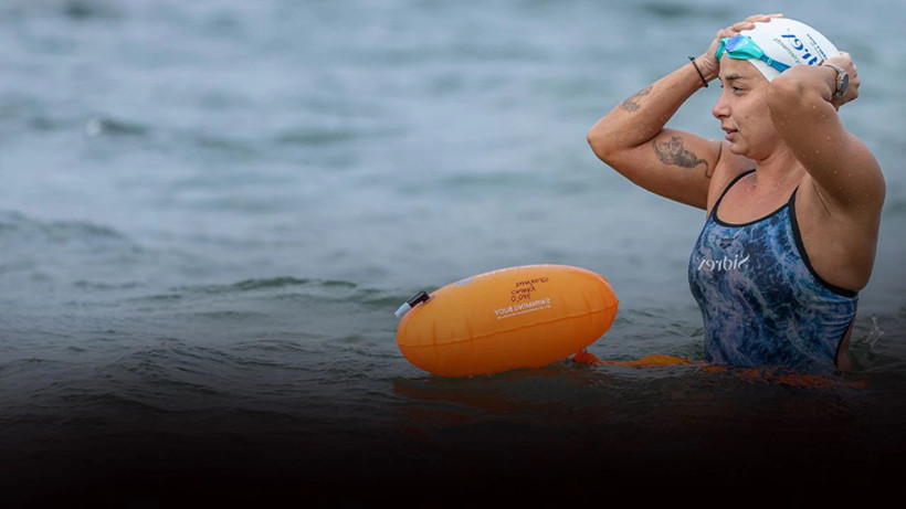 Milli Yüzücü Bengisu Avcı'dan Uluslararası Buz Yüzme Şampiyonası'nda 3 Altın Madalya