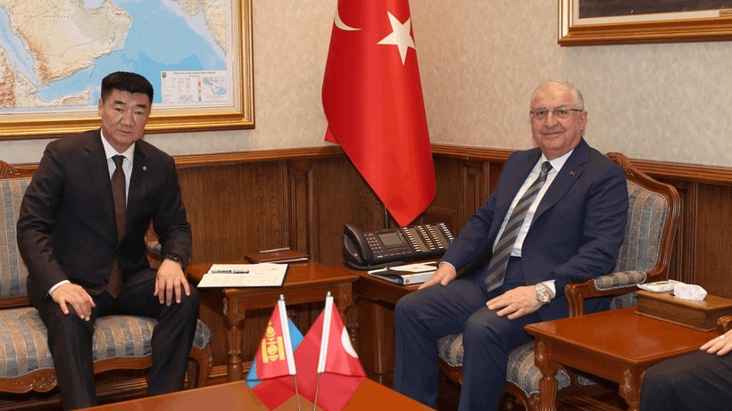 Bakan Güler Moğolistanlı Mevkidaşı ile Görüştü