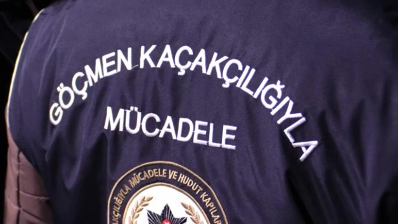 Hatay'da 59 Kaçak Göçmen Yakalandı: 18 Kişi Tutuklandı