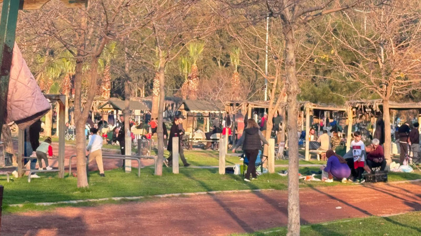 Sıcak Havayı Fırsat Bilen Kuşadalılar Adagöl’e Akın Etti