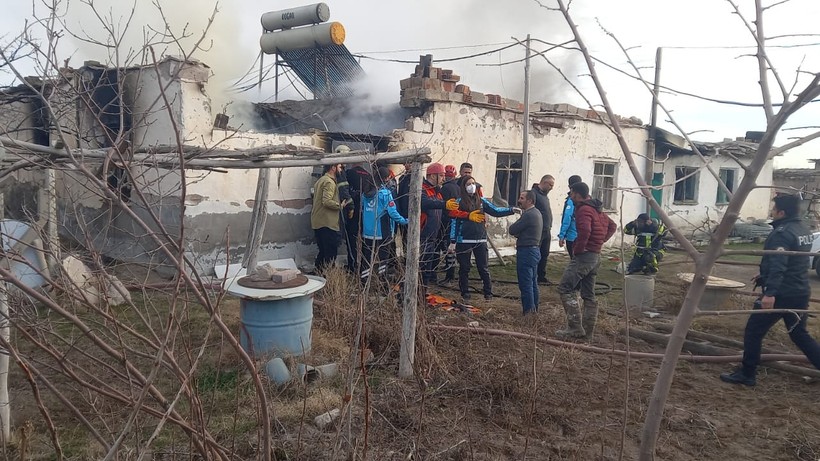 Dehşetin Bu Seferki Adresi Aksaray: Tek Katlı Ev Alevlere Teslim Oldu, 3 Yaşındaki Ecrin Öldü