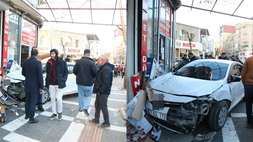Şanlıurfa'da Feci Kaza! Kontrolden Çıkan Otomobil Kaldırımda Yürüyen Baba Oğula Çarptı