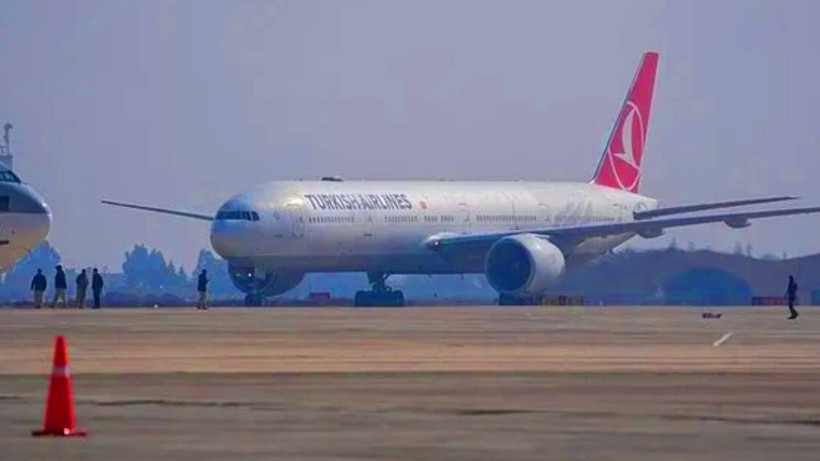 Suriye'den Şam'a İlk Uçuşu Yapan Uçak Dönüş İçin Havalandı
