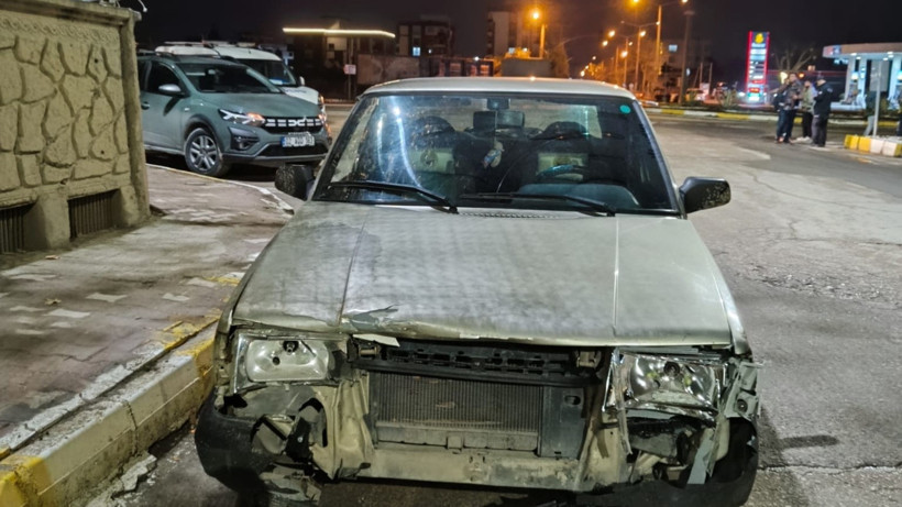 Adıyaman'da İki Otomobil Birbirine Girdi: 4 Yaralı