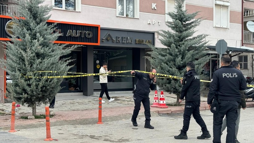 22 Yaşındaki Genç Sokak Ortasında Öldürüldü