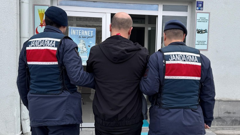 Jandarma Harekete Geçti: 4 Aydır Aranan Firari Yakalandı