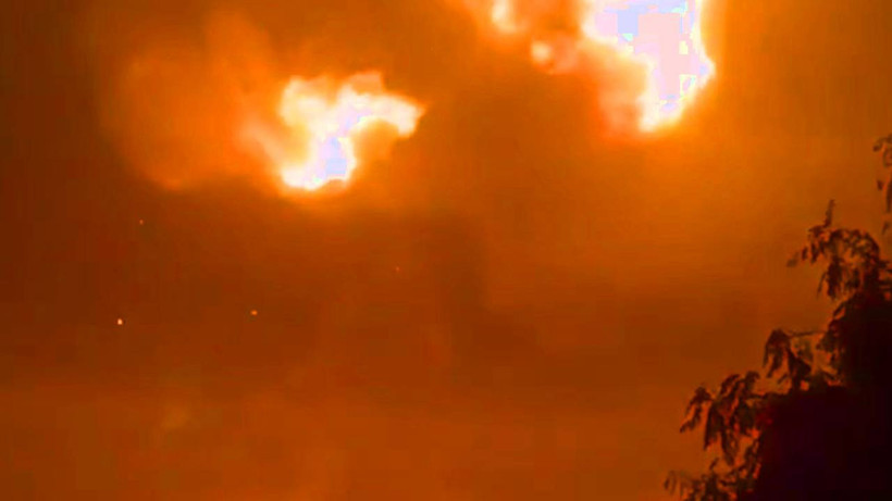 Pakistan'da LPG Yüklü Tanker Patladı: Ölü ve Çok Sayıda Yaralı Var