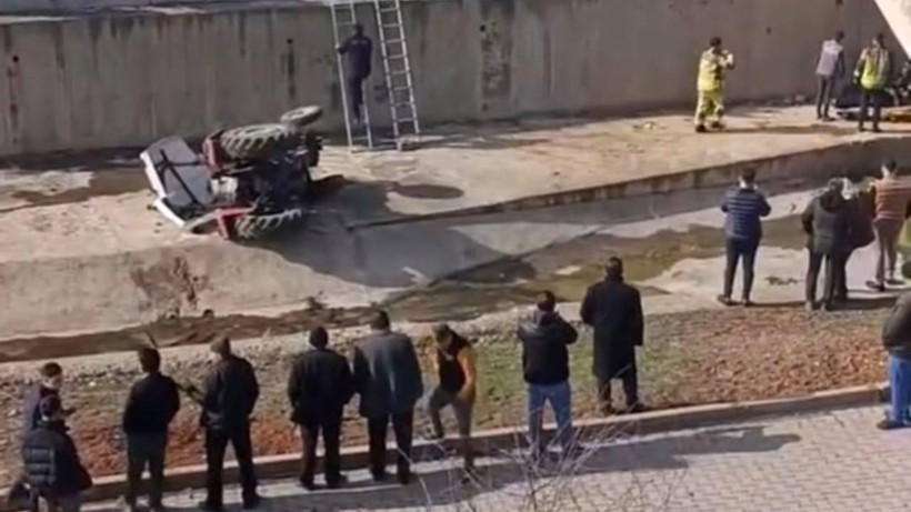 Traktör Çaya Uçtu: 1 Yaralı