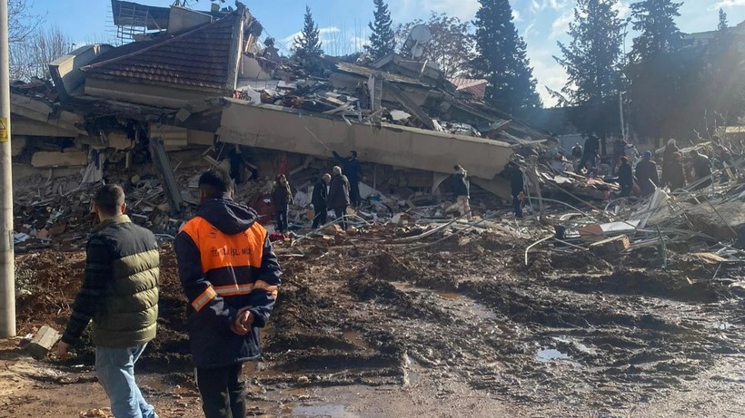 Depremde Annesini Kaybeden Avukat İsyan Etti! 'Asli Kusurlular Belli, Hapse Girmeliler'