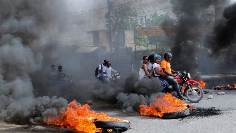 Haiti'de Çeteler Başkent Yakınlarındaki Kasabaya Saldırdı, Onlarca Ölü Var