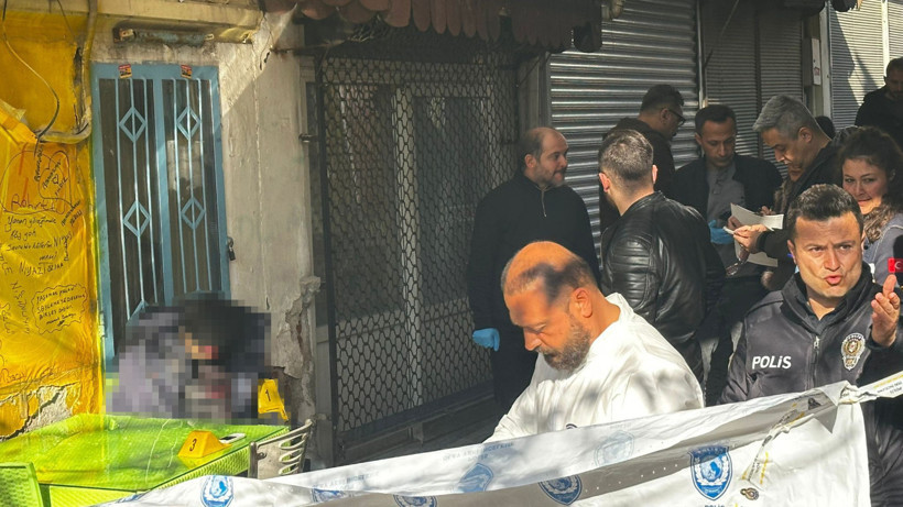 Sandalyede Ölü Bulunmuştu: Aniden Bıçaklanmış!