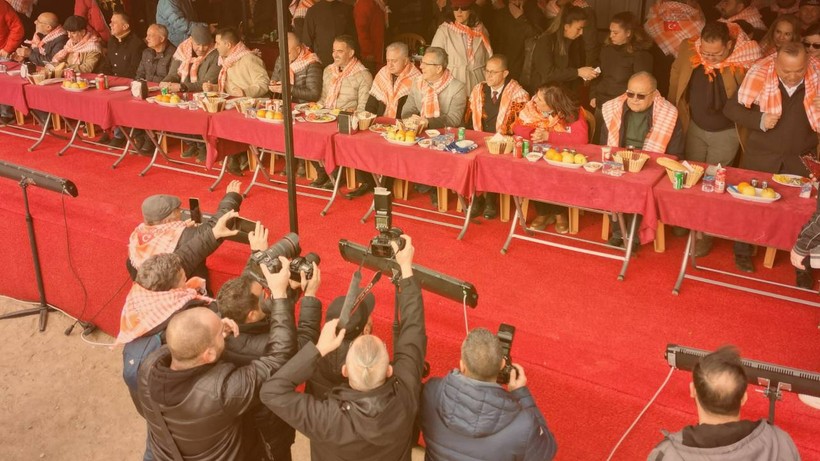 CHP Kuyucak İlçe Yönetimini Kahreden Ölüm, Deve Güreşi İzlerken Yere Yığıldı