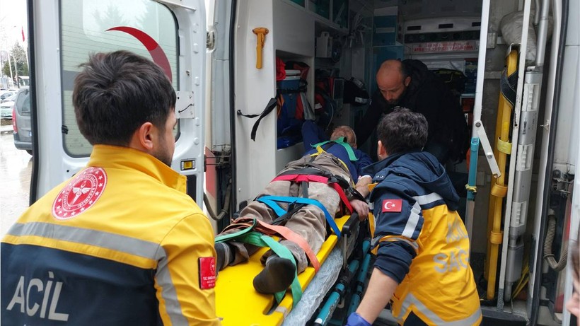 Samsun’da Yürekleri Ağza Getiren Olay, Tamir İçin Çıktığı Çatıda Dehşeti Yaşadı