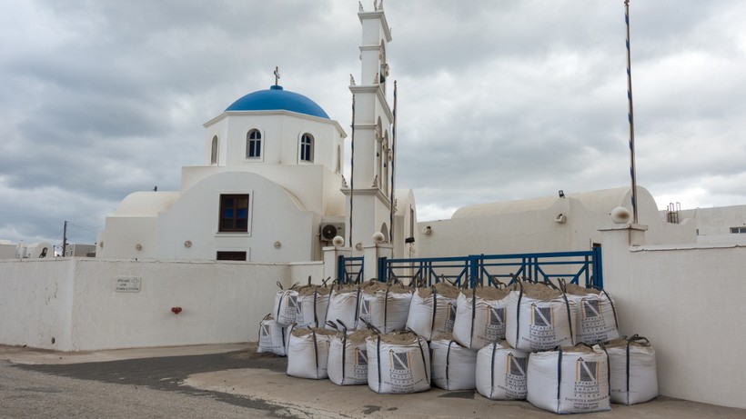 Santorini'de Halk Diken Üstünde! Kurtarma Ekipleri Hazır Bekliyor