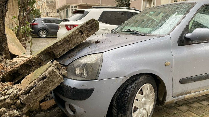 Kadıköy’de Yürekler Ağza Geldi, Sesi Duyan Deprem Oluyor Sandı
