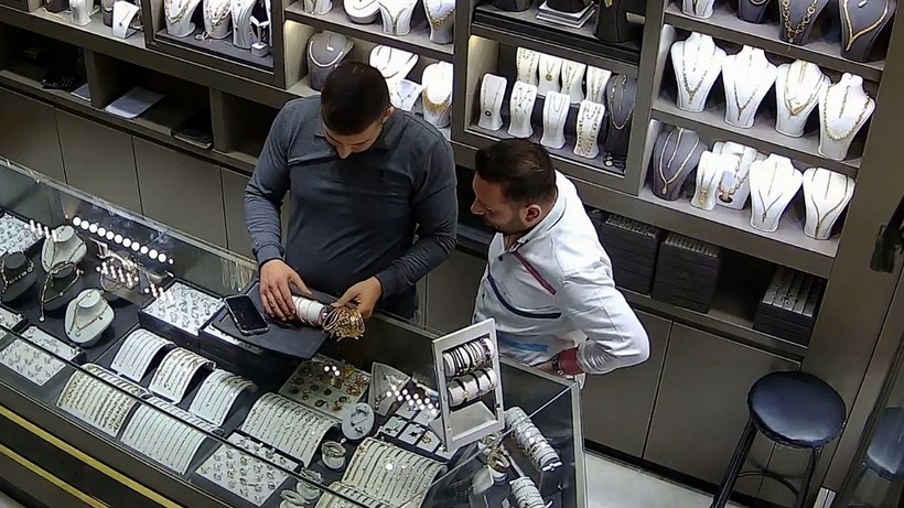 Kuyumcudan 3 Kilo Altın Çaldı, Suçu 'Şeytan'a Attı