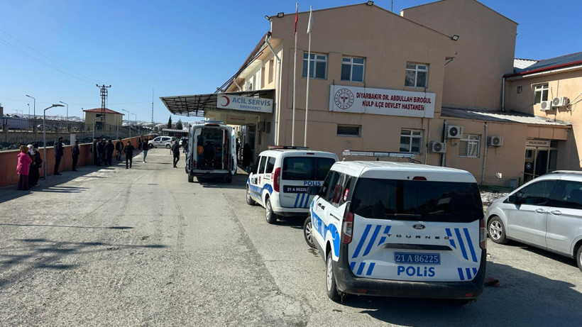 Diyarbakır'da Vahşet! Annesini Katletti, Babasını Ağır Yaraladı