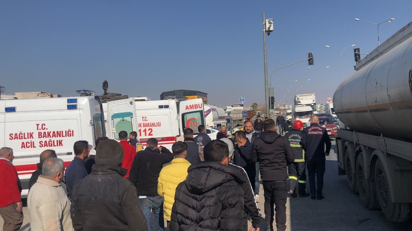 Gaziantep'te Araçlar Birbirine Girdi: 5 Yaralı