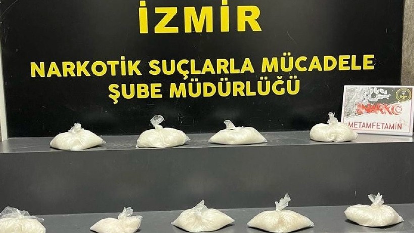 İzmir’de Uyuşturucu Baskını, Kilolarcası Ele Geçirildi