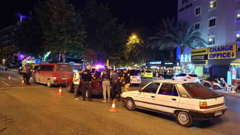 Esenyurt'ta Genel Asayiş Uygulamasında 3 Bin 145 Kişi Didik Didik Arandı