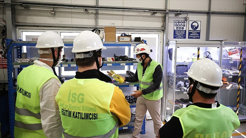 Bakan Işıkhan Duyurdu: İş Yerleri İçin Yönetmelik Değişti: Yetkiler Artırıldı