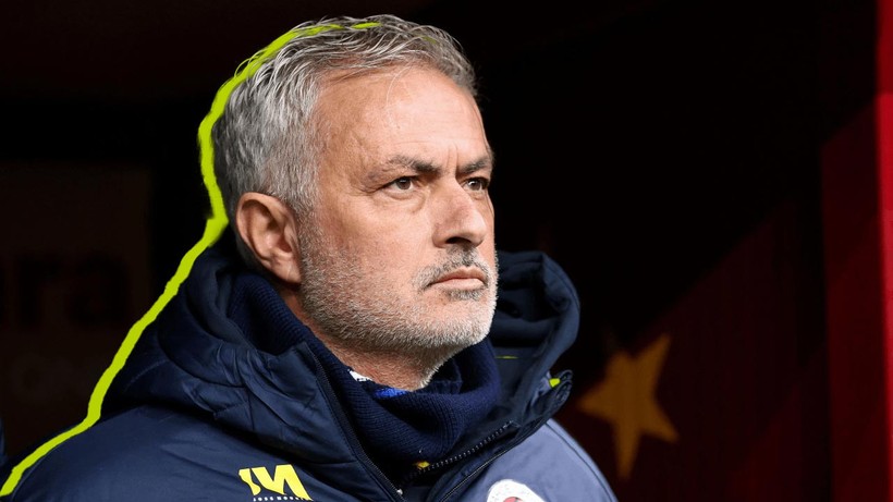 Fenerbahçe Teknik Direktörü Mourinho Bir Kez Daha Mucizeyi Başarabilecek mi? İşte Efsanevi Geri Dönüşleri