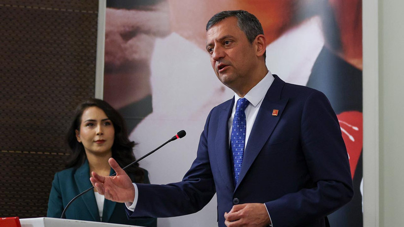 Özgür Özel, Ön Seçim Çağrı Merkezi Çalışanlarını Ziyaret Etti