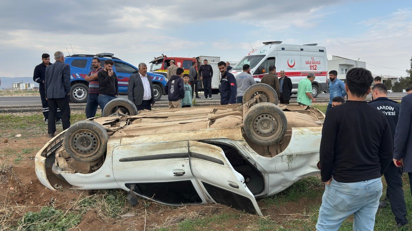 Mardin'de Devrilen Otomobilde 4 Kişi Yaralandı
