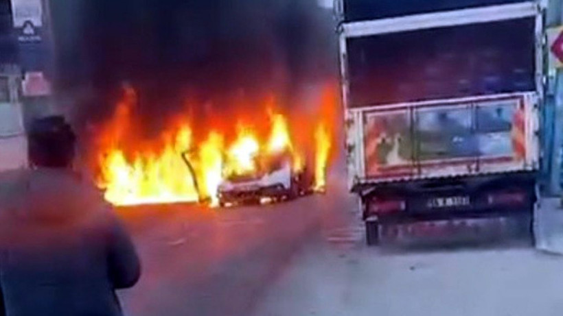 Otomobil Alev Aldı, 7 Araca Çarptı!